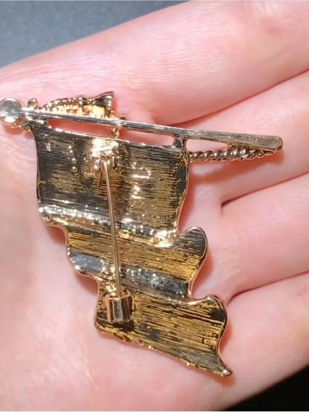 CRYSTAL ENAMEL AMERICAN FLAG BROOCH / PIN / PENDANT